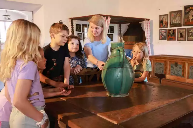 Museumspädagogik in Burg und Stadt Programme für Kindergärten und Schulklassen