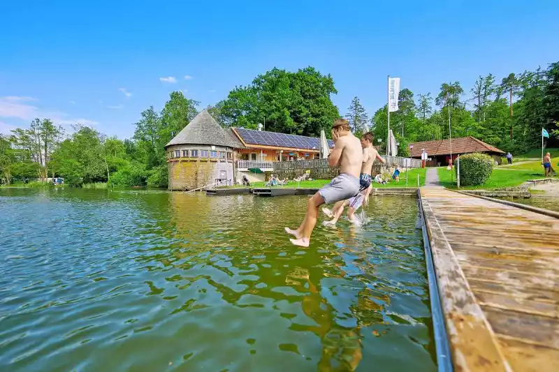 Baden, spielen, genießen Baden, spielen, genießen