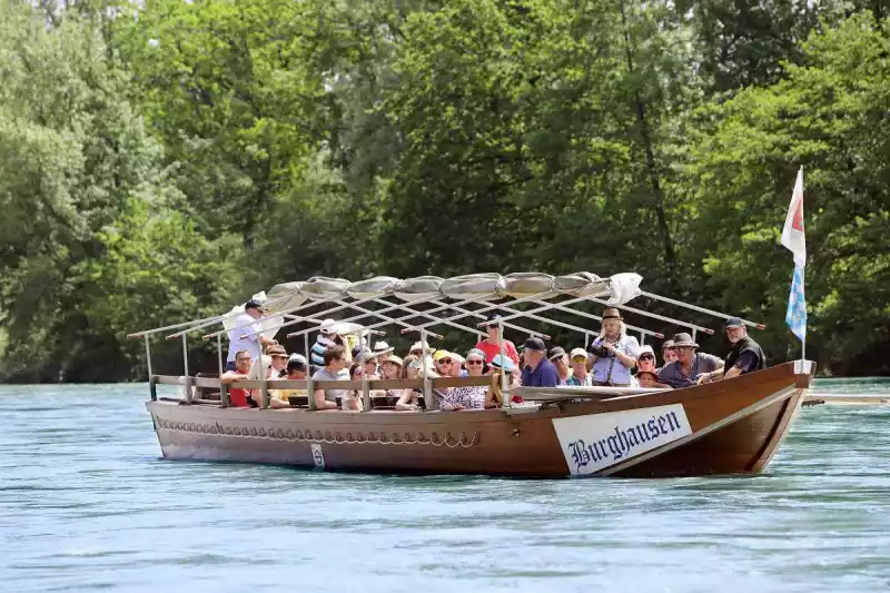 Plättenfahrt Salzach Auf der Salzach Richtung Burghausen